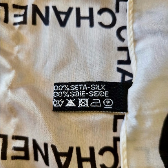 CHANEL Authentic Silk Scarf/Wrap EUC💕 - Picture 5 of 7
